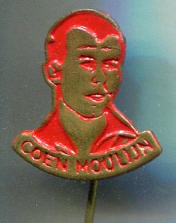 Coen Moulijn rood op koper voetballer speldje ( Z_203 ), Verzamelen, Speldjes, Pins en Buttons, Nieuw, Speldje of Pin, Sport, Verzenden