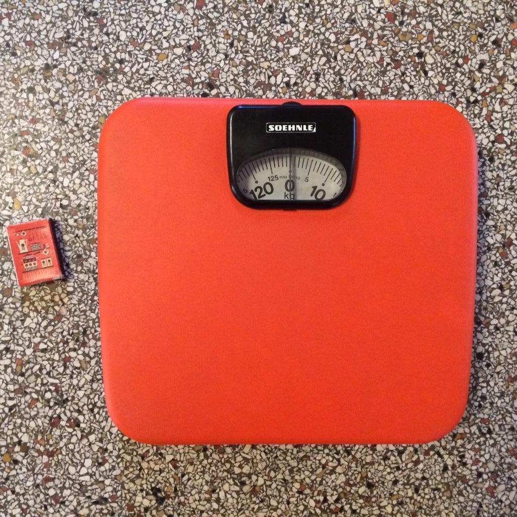 Oranje skai Soehnle weegschaal origineel jaren 70 vintage, Witgoed en Apparatuur, Weegschalen, Gebruikt, Analoog, 100 kg of meer
