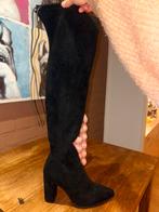 Zwarte suède-look Overknee laarzen met hak, Kleding | Dames, Schoenen, Ophalen of Verzenden, Zo goed als nieuw, Zwart, Hoge laarzen