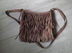 Leuke suède(achtig?) tas met hippie boho vibes, Sieraden, Tassen en Uiterlijk, Tassen | Damestassen, Ophalen of Verzenden, Gebruikt