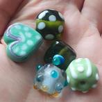 5 bijzondere glaskralen groen, Ophalen of Verzenden, Gebruikt, Kraal