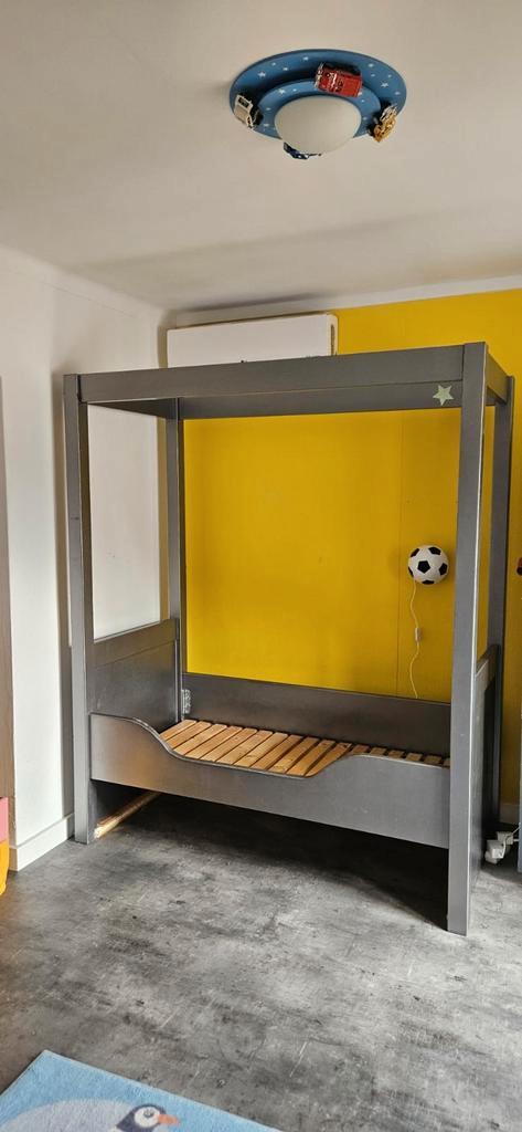 Gratis brandhout en kinderbed, compleet!, Tuin en Terras, Haardhout, Takken, Overige houtsoorten, Minder dan 3 m³, Ophalen