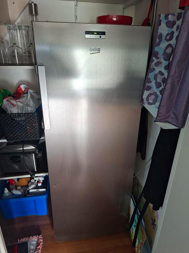 Beko Vrieskast - Ruim en Betrouwbaar!, Witgoed en Apparatuur, Vriezers en Diepvrieskisten, Gebruikt, Vrijstaand, Vrieskast, 160 cm of meer