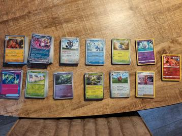Bulk verschillende series Pokemon kaarten. beschikbaar voor biedingen