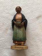 Scheveningse vissersweduwe ‘Kniertje’., Ophalen of Verzenden, Zo goed als nieuw, Mens