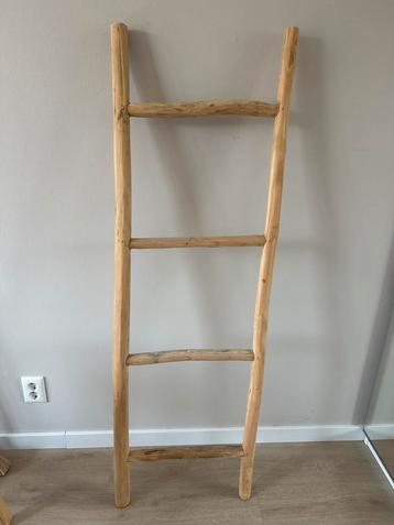 Decoratieladder beschikbaar voor biedingen