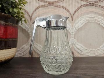 Vintage glazen suikerstrooier met metalen schuif  beschikbaar voor biedingen