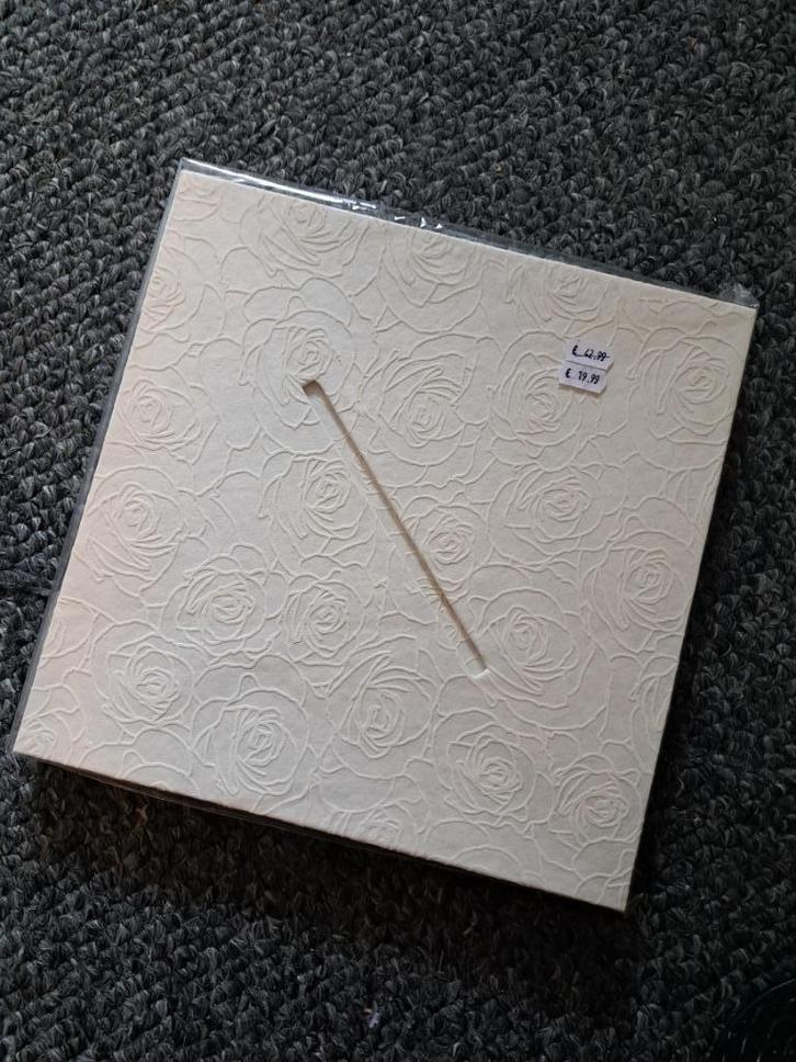 Bruiloft enveloppendoos witte rozen, Hobby en Vrije tijd, Feestartikelen, Nieuw, Versiering, Geboorte of Huwelijk, Ophalen