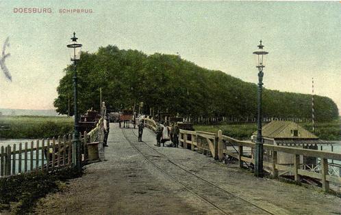 Doesburg. - Schipbrug. - volk kar - 1911 gelopen, Verzamelen, Ansichtkaarten | Nederland, Gelopen, Overijssel, Voor 1920, Verzenden