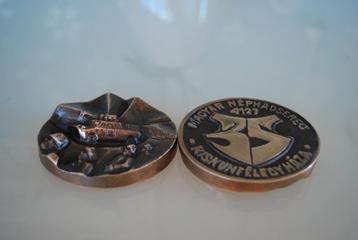 Tank Brons Oud Warschaupact met Plaque met 4 Soldaten beschikbaar voor biedingen