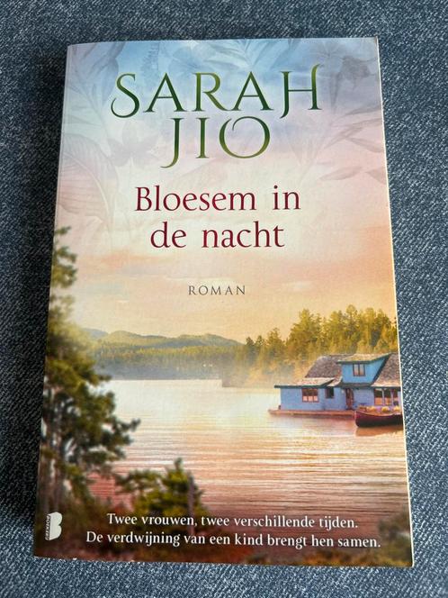 Bloesem in de nacht - Sarah Jio, Boeken, Romans, Gelezen, Nederland, Ophalen of Verzenden