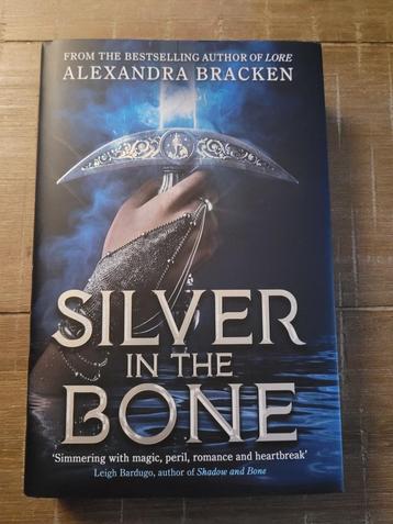 Fairyloot - Silver in the Bone - Alexandra Bracken