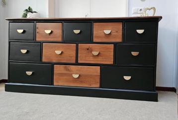 Mooi dressoir/ladekast/apothekerskast beschikbaar voor biedingen