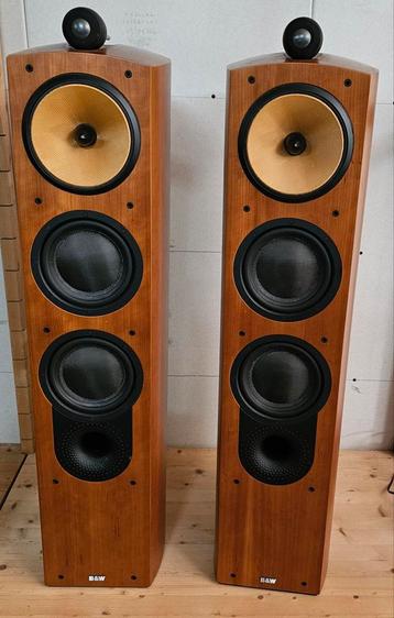 B&W 804 Nautilus cherrywood, nwstaat,voorganger 804D,UK Made beschikbaar voor biedingen