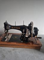 Oude naaimachine, Antiek en Kunst, Ophalen