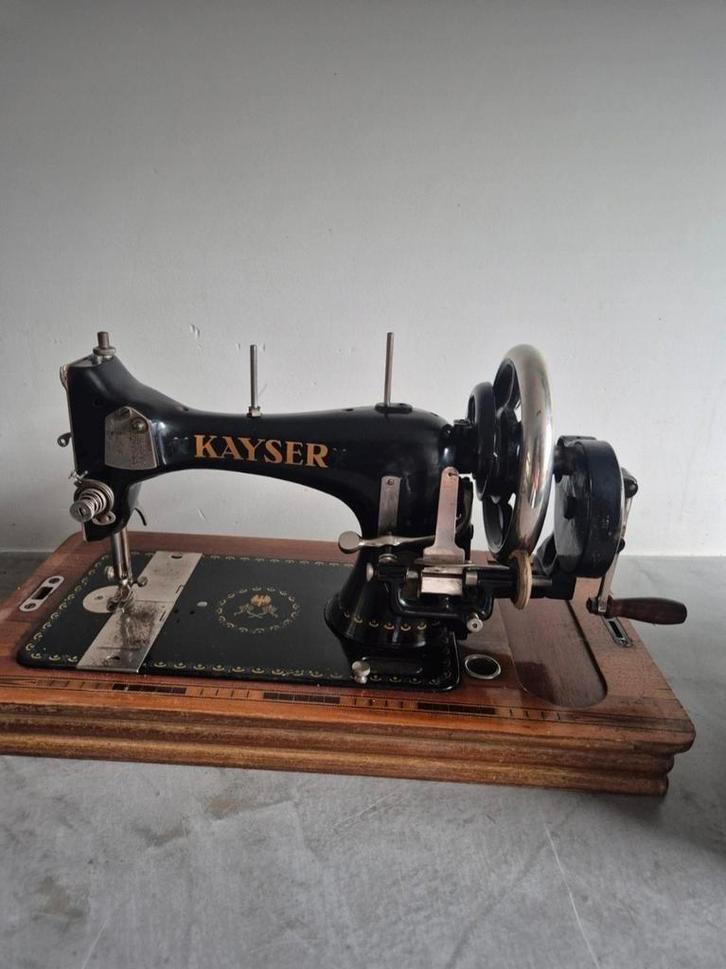 Oude naaimachine, Antiek en Kunst, Antiek | Naaimachines, Ophalen