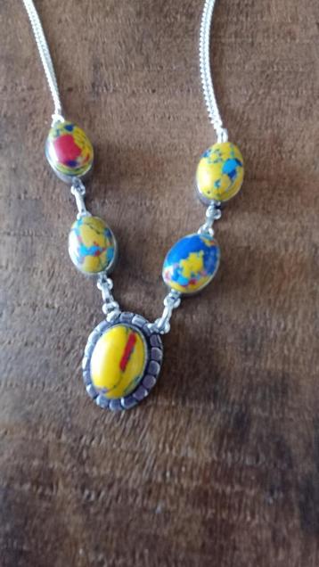 Zilveren (925) ketting van mozaik jaspis. Lengte 45 cm beschikbaar voor biedingen