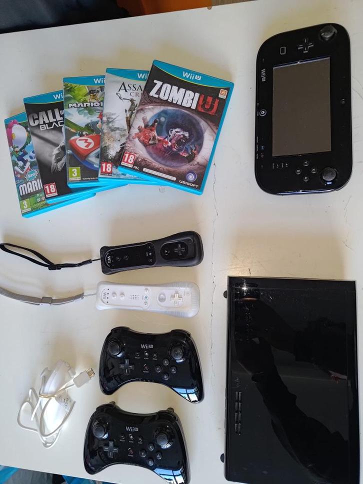 Wii U met extra controllers en games, Spelcomputers en Games, Games | Nintendo Wii U, Gebruikt, Avontuur en Actie, 3 spelers of meer