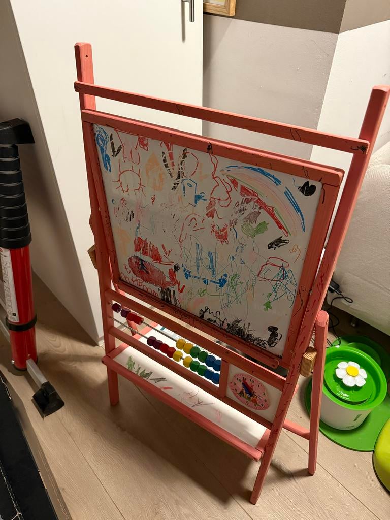 Houten kinderbord met kralenrek en klok, Ophalen, Gebruikt, Knutselen