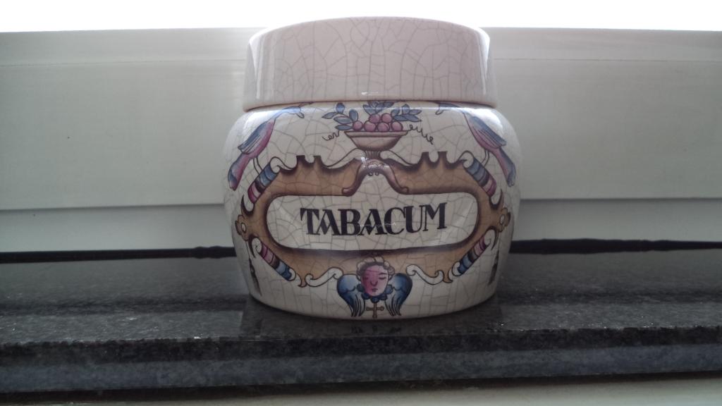 Porselein pot tabacum., Ophalen, Zo goed als nieuw