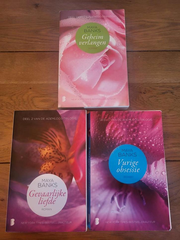 Maya Banks - Ademloos Trilogie - Complete Set, Boeken, Romans, Gelezen, Nederland, Ophalen of Verzenden