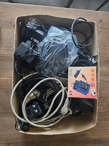 bak vol Vintage stroomkabels en overig voor Vintage PC  beschikbaar voor biedingen