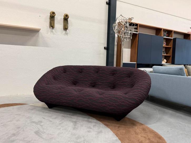 Nieuw Ligne Roset Ploum Bank Sea Aubergine design 204, Huis en Inrichting, Banken | Bankstellen, Nieuw, Rechte bank, Driepersoons