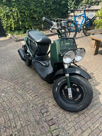 Honda zoomer Geel kenteken 2005 beschikbaar voor biedingen