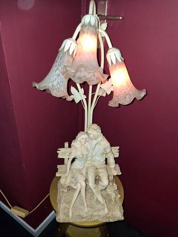 Romantische Lamp met Beeld beschikbaar voor biedingen
