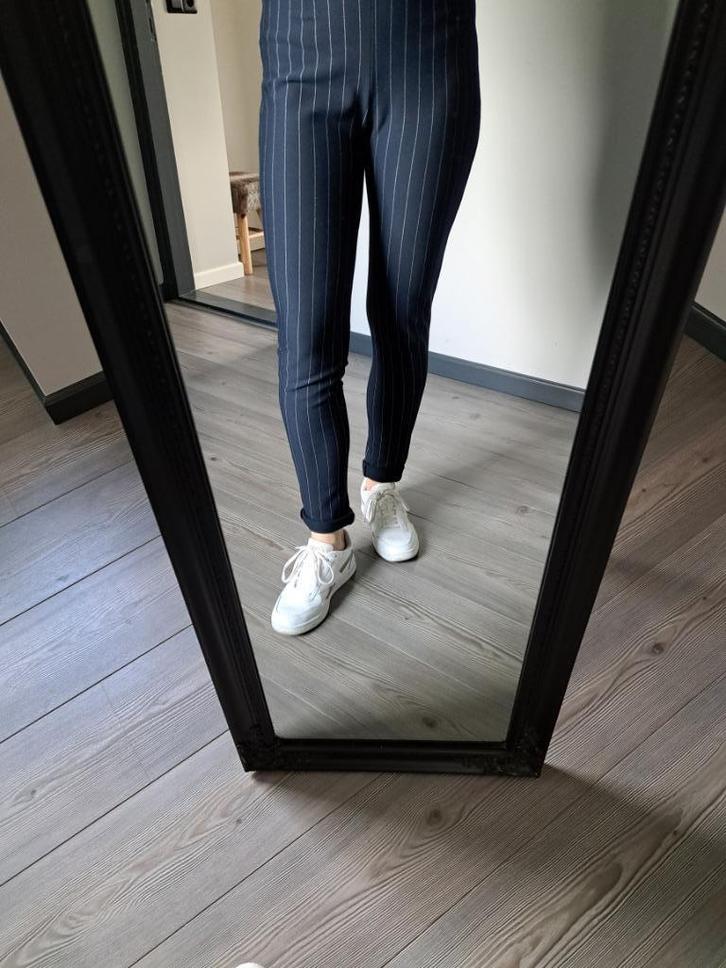 ** Street One blauwe krijtstreep broek/tregging, maat 36**., Kleding | Dames, Broeken en Pantalons, Zo goed als nieuw, Maat 36 (S)
