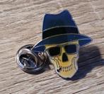 Pin Doodskop met hoed, Ophalen of Verzenden, Gebruikt, Figuurtje, Speldje of Pin