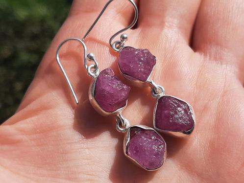Vanoli - Handgemaakte 925 zilveren oorbellen ruwe robijn, Sieraden, Tassen en Uiterlijk, Oorbellen, Nieuw, Hangers, Zilver, Roze