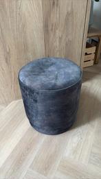 Ronde grijsbruine velours poef, Ophalen of Verzenden, Zo goed als nieuw, Rond, Minder dan 50 cm