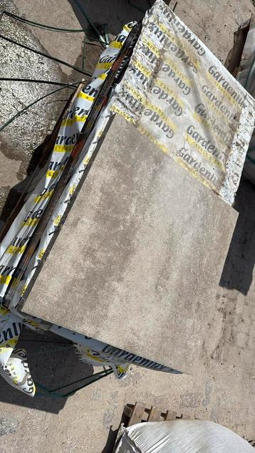 Restant 28 betontegels 60x60 60x60x4 terrastegel Greige beschikbaar voor biedingen