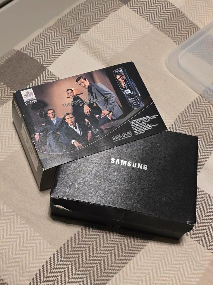 Originele doos Samsung SGH-D500 (zonder telefoon), Telecommunicatie, Mobiele telefoons | Samsung, Gebruikt, Overige modellen, 32 GB