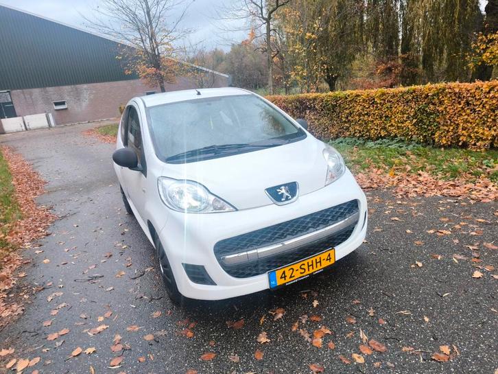 Peugeot 107 1.0 12V E-vti 68PK 3DR 2011 Wit, Auto's, Peugeot, Particulier, Benzine, A, Hatchback, Handgeschakeld, Origineel Nederlands