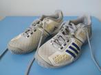 Adidas tennisschoen maat 35 (21cm) izgst, Sport en Fitness, Tennis, Adidas, Gebruikt, L00, Schoenen