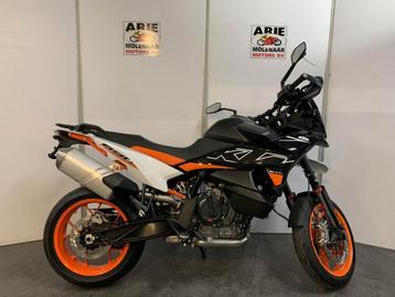 KTM 890 SMT (bj 2023) beschikbaar voor biedingen