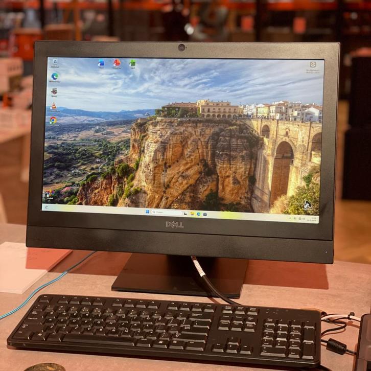 Dell optiplex 3240 22 inch all in one i5 6500 128GB SSD W11, Computers en Software, Desktop Pc's, Zo goed als nieuw