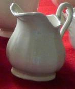 Wedgwood Queens Plain Room-/Melkkannetje (ca. 7 cm. hoog), Ophalen, Zo goed als nieuw, Wedgwood, Overige typen