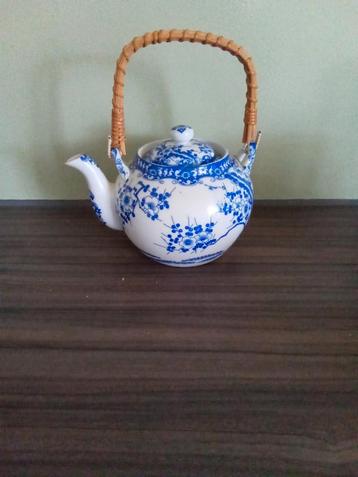 Nippon tokusai Sakura blossem theepot tokusei c
Chinees thee beschikbaar voor biedingen