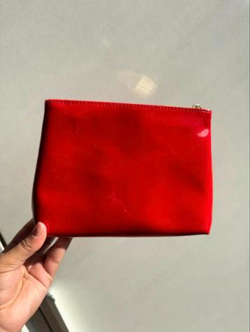 Yves saint laurent make-up tasje beschikbaar voor biedingen