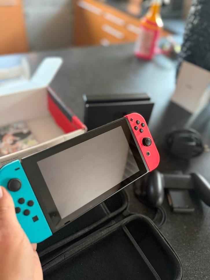 Nintendo Switch - Zo goed als nieuw, incl. Monopoly!, Spelcomputers en Games, Spelcomputers | Nintendo Switch, Refurbished, Switch Original