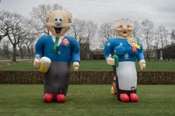 TE HUUR SAMEN jubileum opblaaspoppen Abraham & Sarah beschikbaar voor biedingen