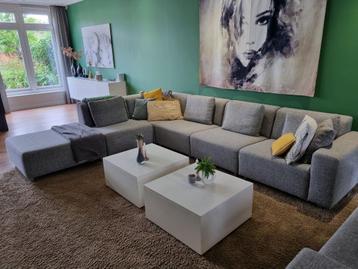 2 witte salontafels 70 x70 x 37 essen beschikbaar voor biedingen