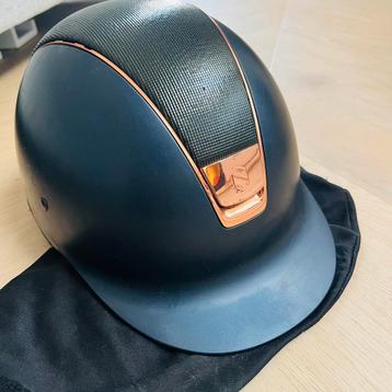 Samshield cap, donkerblauw met rose goud beschikbaar voor biedingen
