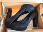 maat 42. elegant. pump hak 12 cm. fluweel., Kleding | Dames, Schoenen, Ophalen of Verzenden, Zo goed als nieuw, Zwart