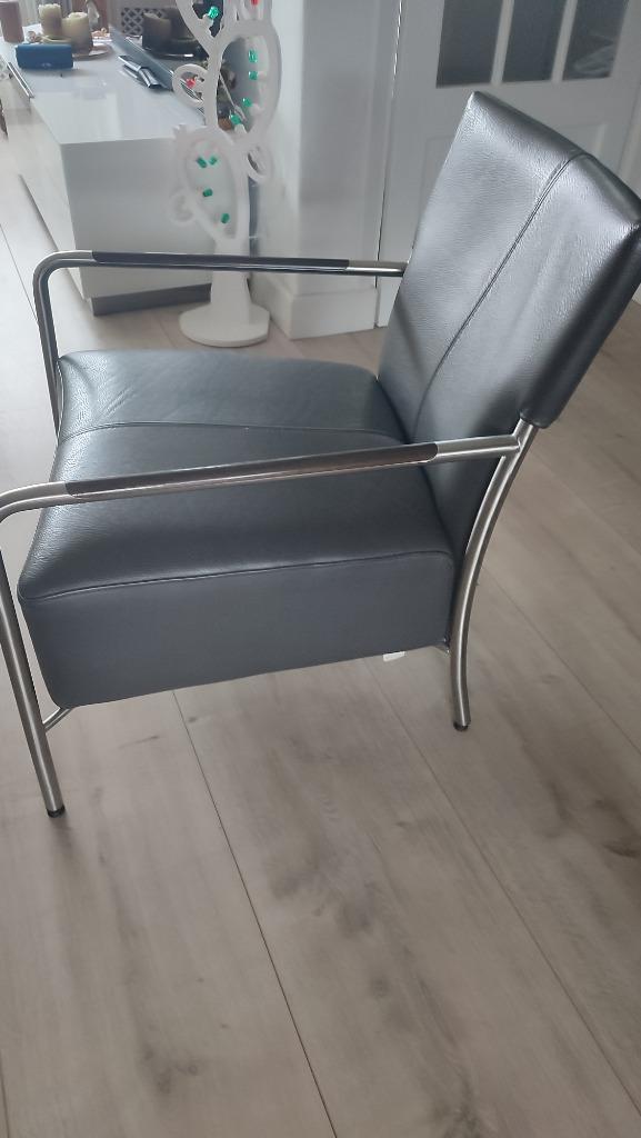 Bert Plantagie Class fauteuil  kleur grijs /metalen frame, Huis en Inrichting, Fauteuils, Zo goed als nieuw, Leer, Metaal, 50 tot 75 cm