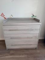 Commode met verstelbaar babybedje, Kinderen en Baby's, Kinderkamer | Complete kinderkamers, Gebruikt, Ophalen of Verzenden