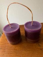 2 Paarse 'Hand Gegoten' Kaarsen Nieuw, Huis en Inrichting, Woonaccessoires | Kandelaars en Kaarsen, Ophalen of Verzenden, Nieuw